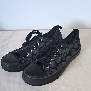 Black Skull Tennis Shoes Hot Topic unisex size 9/11 canvas lace up